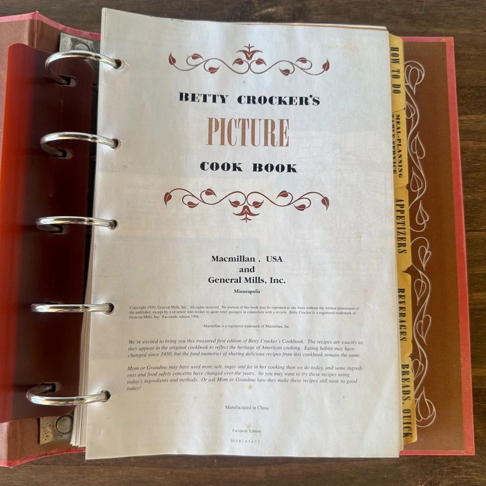 Betty Crocker Picture Cook Book 1998‎ Facsimile Reprint Ring Binder Cookbook